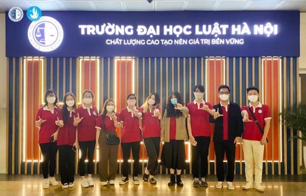 đồng phục đại học luật hà nội