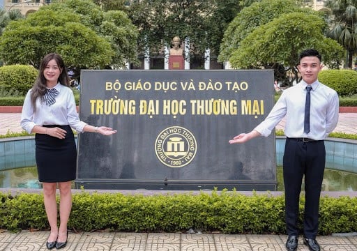 Áo sơ mi đồng phục trường đại học thương mại