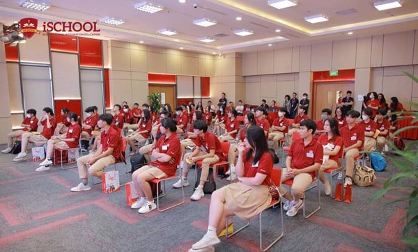 Đồng phục Ischool Nam Sài Gòn