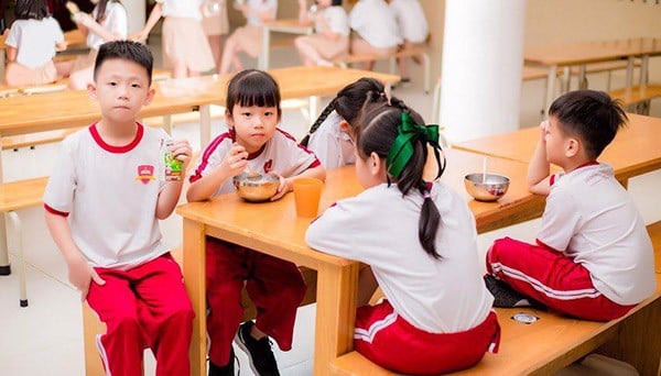 Đồng phục Ischool Nam Sài Gòn