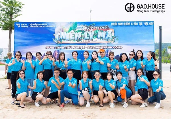 Mặc đồng phục teambuilding đẹp và thu hút