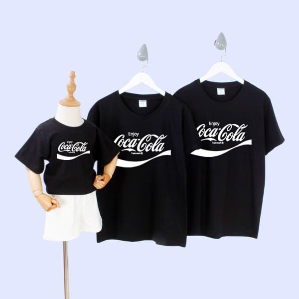 Áo gia đình 3 người cocacola màu đen