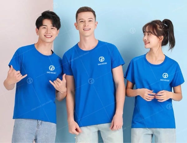 Áo đồng phục teambuilding màu xanh dương hút mắt