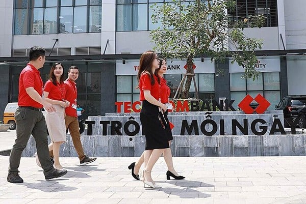 áo đồng phục Techcombank