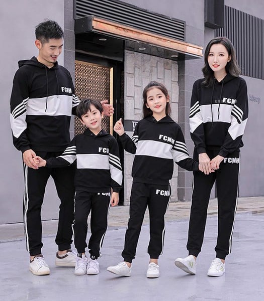 Áo đồng phục hoodie màu đen huyền bí