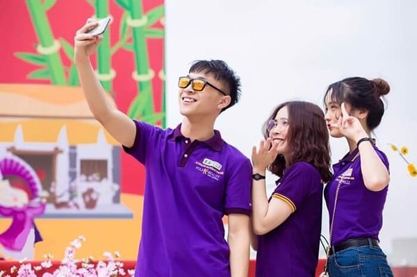 Áo đồng phục màu tím teambuilding