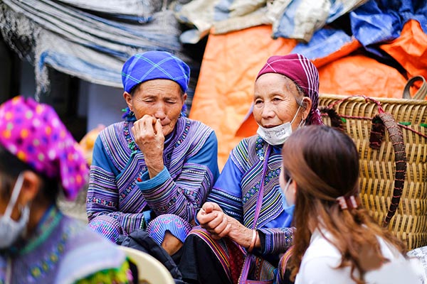 Du lịch chợ phiên Sapa