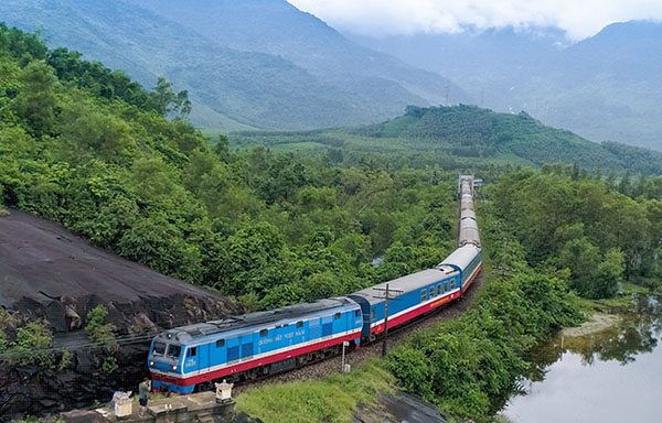 Du lịch Thác Bà bằng tàu hỏa