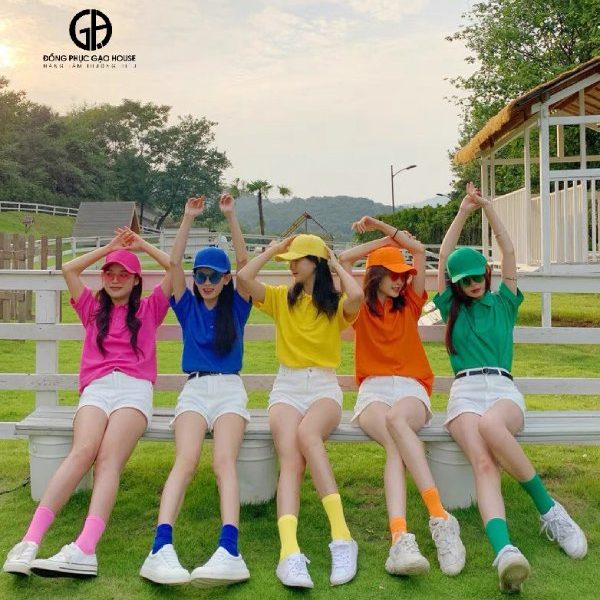 Đồng phục nhóm 7 sắc cầu vồng + mũ, tất