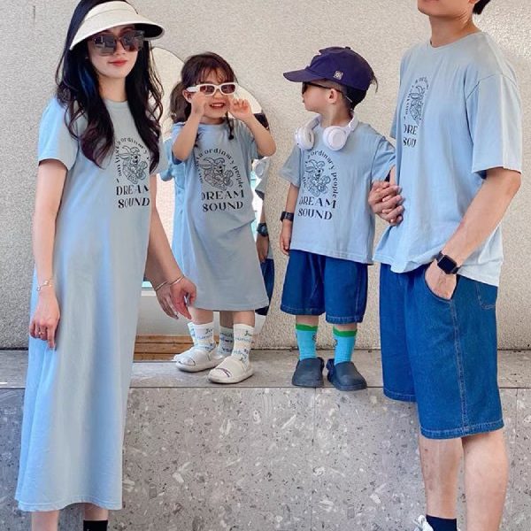 Áo váy gia đình cổ tròn màu tím in chữ