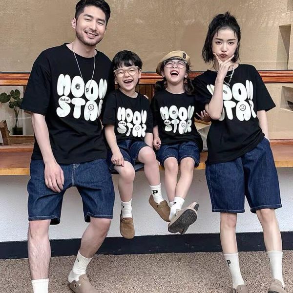 Áo đồng phục cổ tròn màu đen in chữ