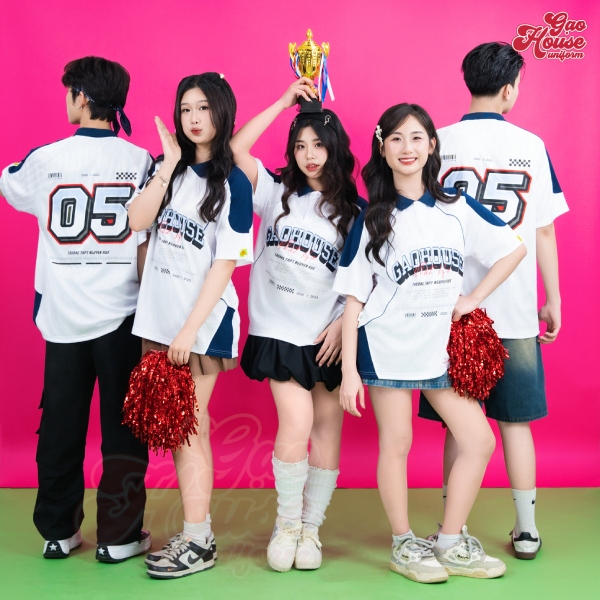 đồng phục lớp màu trắng nổi bật