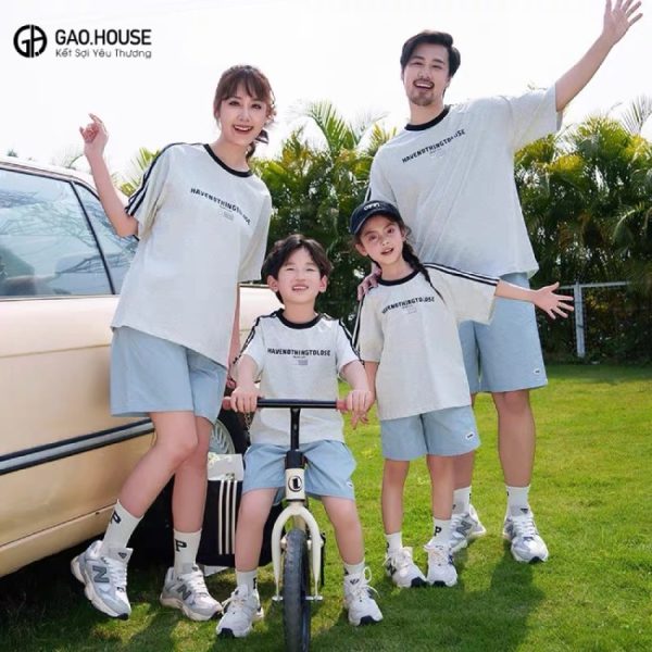 Áo gia đình cổ tròn phối sọc