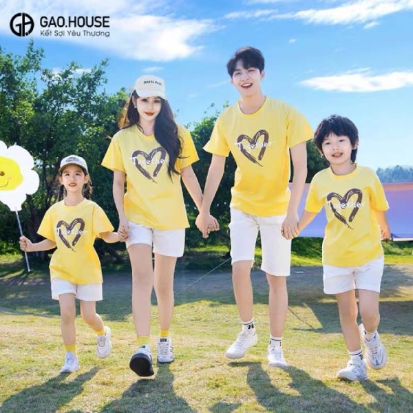 Áo gia đình màu vàng