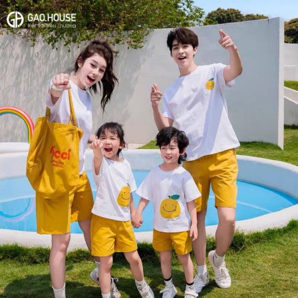 Đồng phục gia đình màu cam đẹp