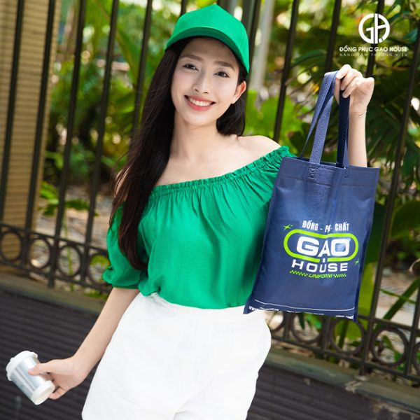 Đồng phục nhóm nữ đũi xanh lá thiết kế trễ vai