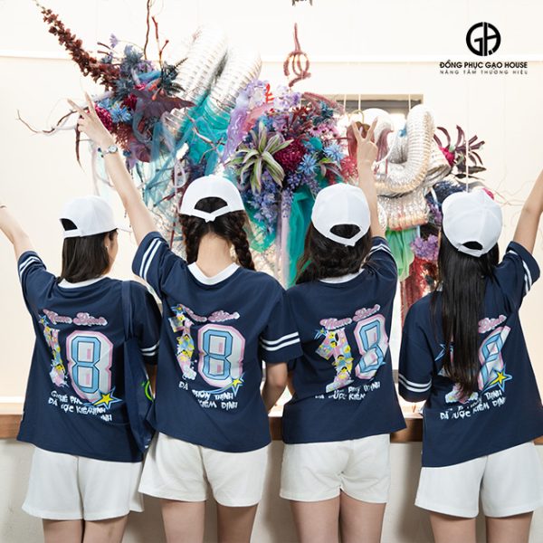 Mẫu áo nhóm cá nhân hóa in tên riêng nổi bật