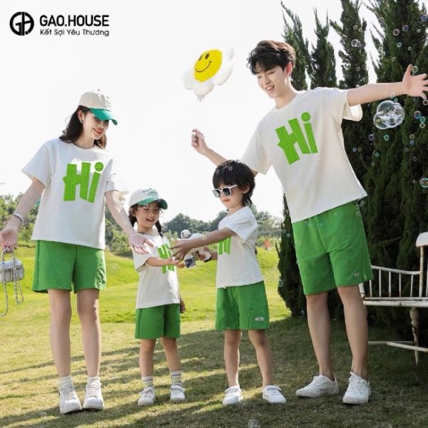 Quần áo gia đình trắng pha xanh