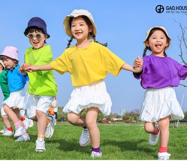 Áo nhóm trẻ con sắc màu