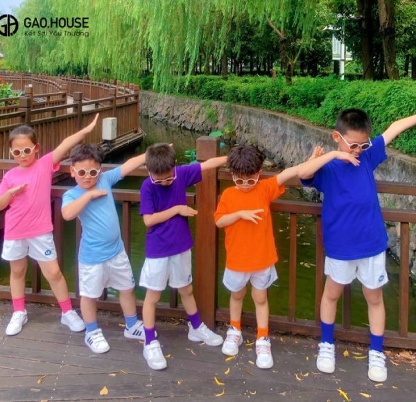 Áo thun đồng phục nhóm sắc màu tươi sáng