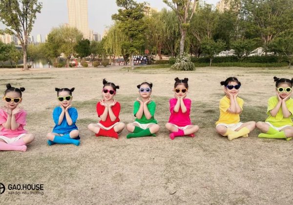 Đặt may áo đồng phục nhóm sắc màu theo yêu cầu cho trẻ