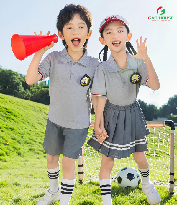 áo đồng phục mầm non có cổ màu xám 