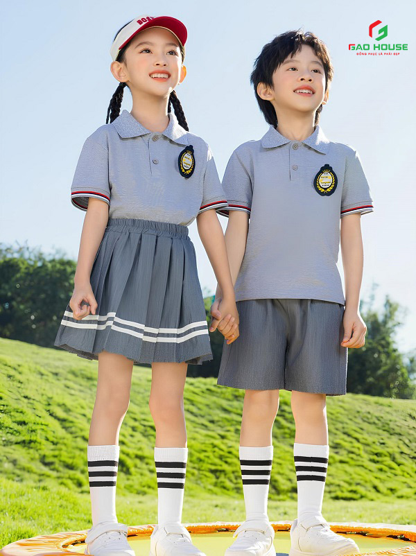 áo đồng phục mầm non có cổ màu xám 