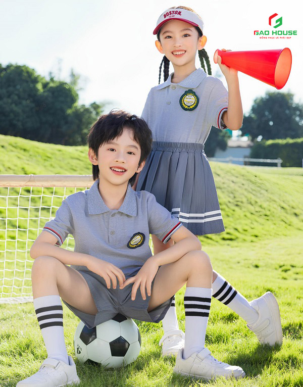 áo đồng phục mầm non có cổ màu xám 