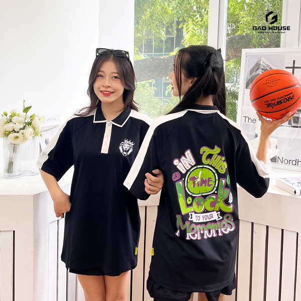 áo đồng phục lớp có cổ màu đen phối bo viển trắng