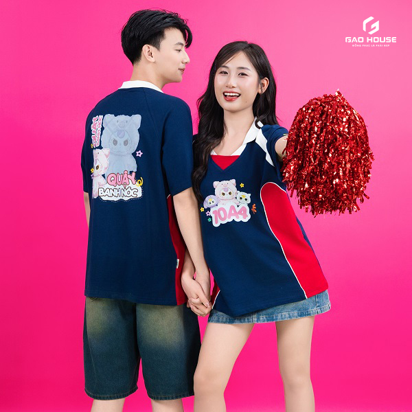 áo lớp màu xanh có cổ màu trắng phối sườn đỏ