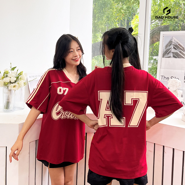 áo thun lớp cổ v màu đỏ phối be 
