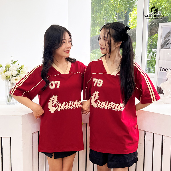 áo thun lớp cổ v màu đỏ phối be 