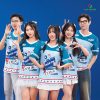 áo thun lớp màu xanh jersey phối cổ tim trắng