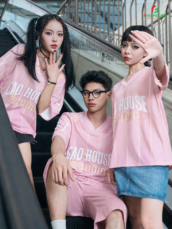 áo lớp màu hồng phấn