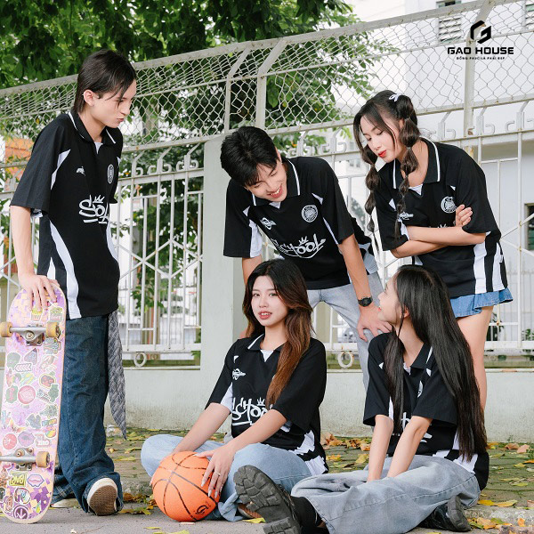 áo lớp màu đen tuyền